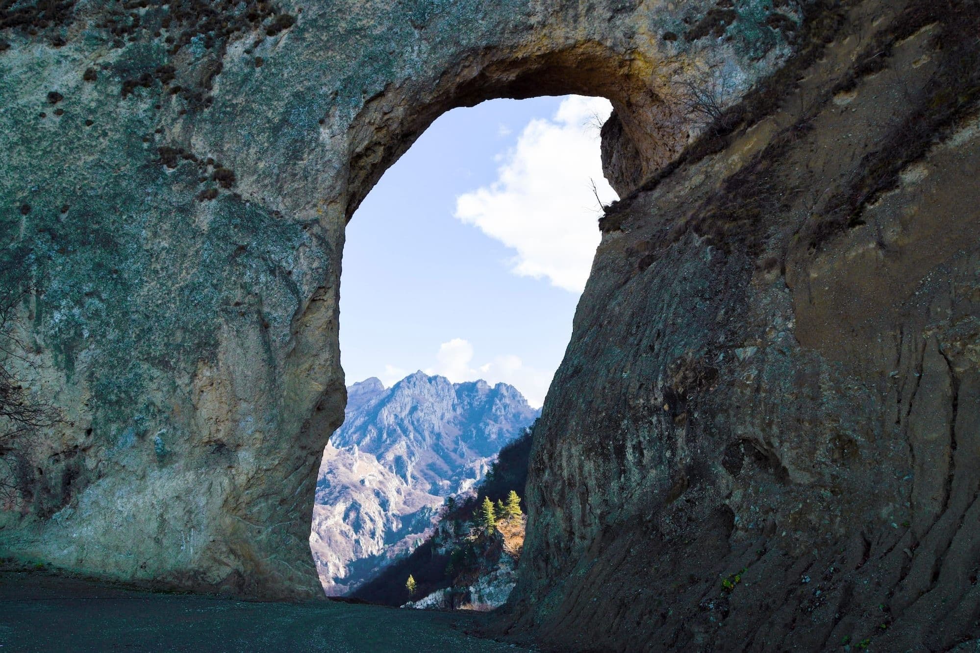 Каменная арка